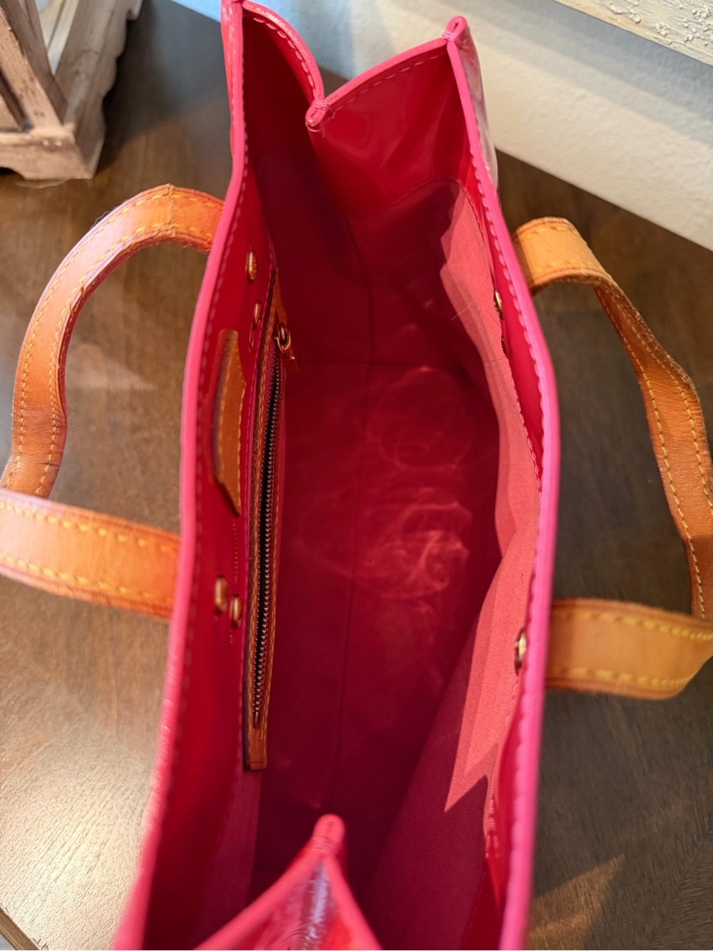 Authentic Louis Vuitton Vernis Reade PM Hand Bag Red - Picture 7 of 7